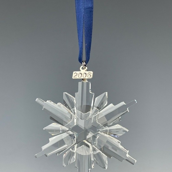 Swarovski crystal 2006 Christmas snowflake ornament - Picture 3 of 7